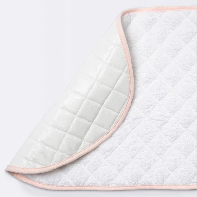 Changing Pad Liner White With Pink Edge - Cloud Island™ 3pk - Image 2
